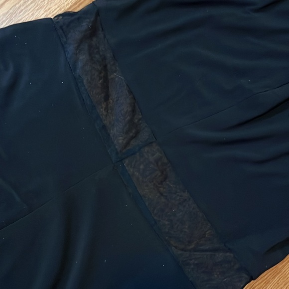 Mac Duggal Sheer Mesh Panel Sheer Detail Column Gown Size 8 NWT READ Defect. - Picture 15 of 17